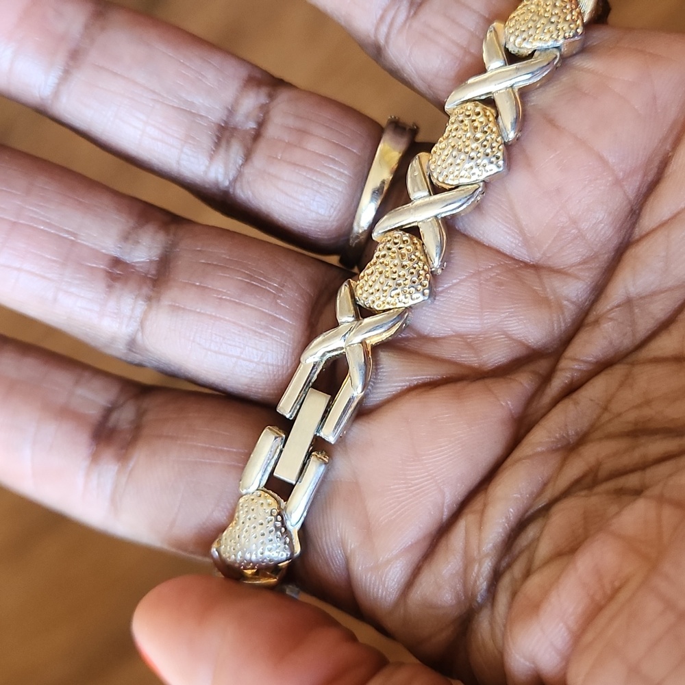 Vintage Xoxo Gold Bracelet - Picture 6 of 7